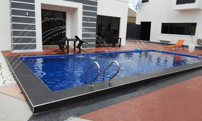 Igwuruta Hotel | Reens Suites and Apartment