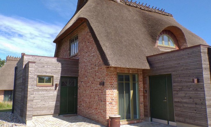 Nieby Casa | Reetdorf Geltinger Birk Künstlerkate Wetterleuchten