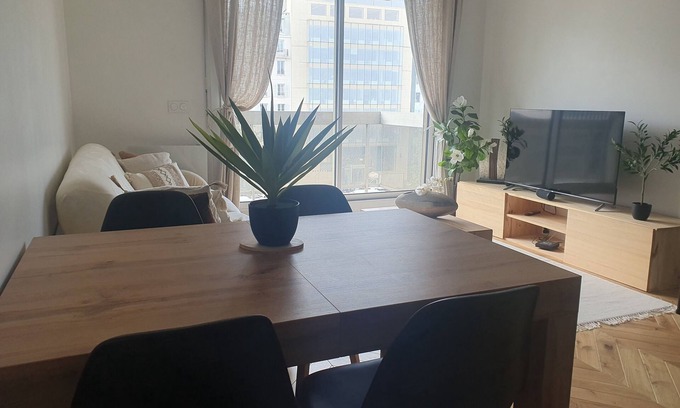 Neuilly-sur-Seine Apartamento | Refait à Neuf: 5min des Champs-elysees, La Defense Arena, 20min la Tour Eiffel