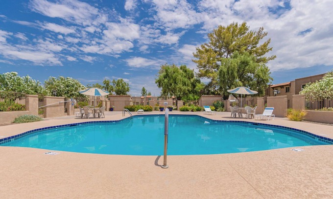 Park Scottsdale Townhouse Casa | Refreshing 4 Bedroom Townhome in Scottsdale!