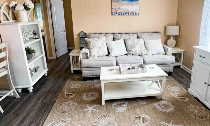 Rehoboth Beach Casa | Rehoboth Getaway / 2bd with Hot Tub /3.7mi beach/outlets
