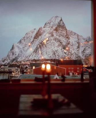 Reine Casa | Reine Front View - Mountain & Seaview