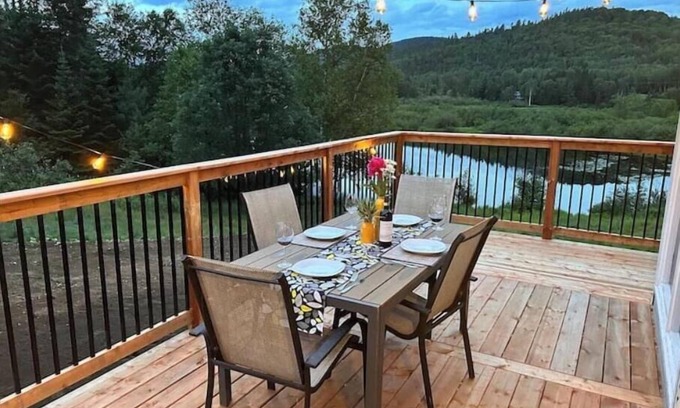 Matawinie Regional County Municipality Chalet De Esquí | Relaxing chalet in the heart of nature: lake, river, mountains and forest