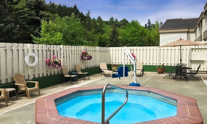 Poulsbo Complejo | Relax and Recharge in Poulsbo! Free Parking, Pet-friendly Property