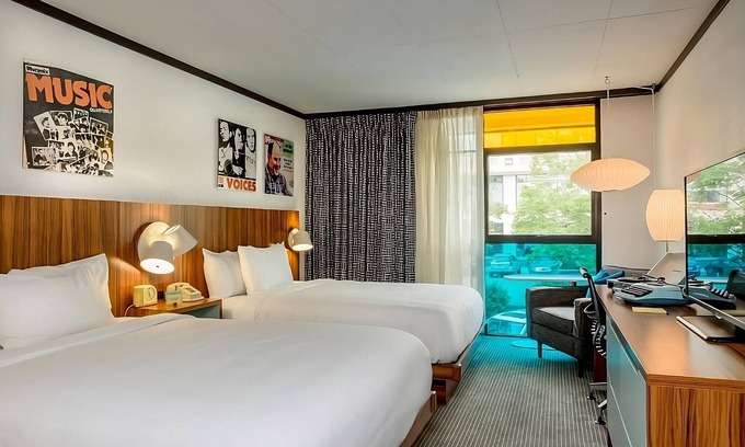 West Fens Hotel | Relax and Recharge! Pets Allowed, Pool, Minutes to Boston Public Garden