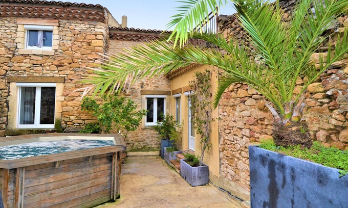 Sabran Casa | Alojamiento de 4 habitaciones en Sabran