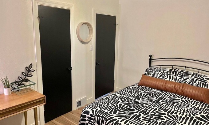 Pekin Apartamento | Relax at this peaceful unit.