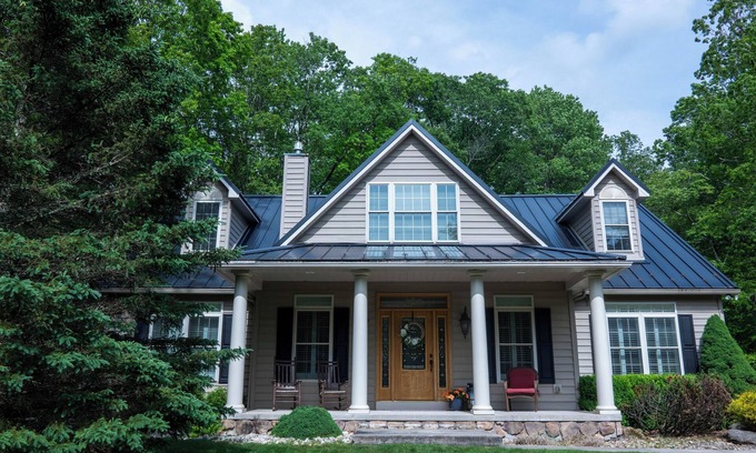 Alpine Lake Casa | Relax in this Spacious Craftsman style home at Alpine Lake with new golf cart