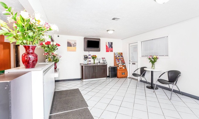 Summit Station Hotel | Relax Inn by OYO Columbus OH I 70