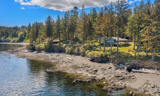 Friday Harbor Casa | Relax & Restore | Oceanfront Escape with Sauna & Endless Views
