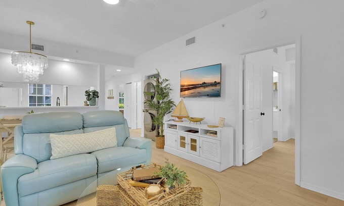 Bonita Shores Condominio | Relax & Unwind in Bonita Springs – Stylish Condo Near Beaches, Dining & Golf!