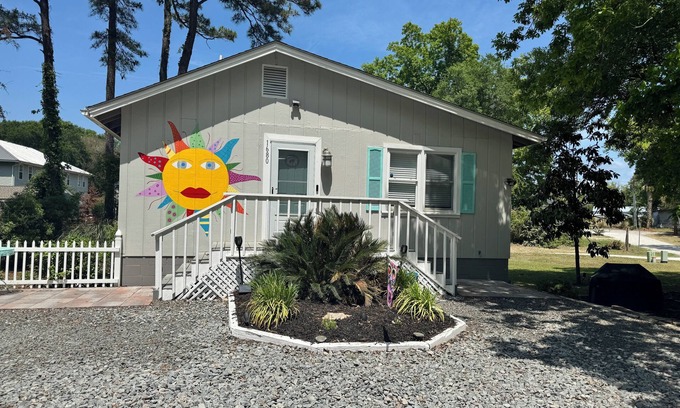Ocean Isle Beach Casa | Relax & Unwind – Ocean Isle Beach Retreat w/ Firepit & Fenced Yard