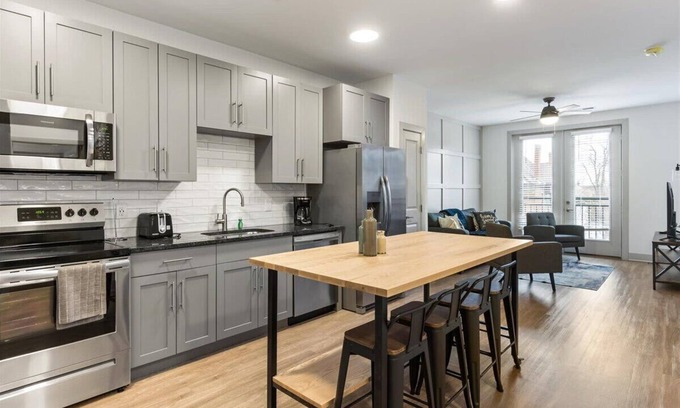 East Walnut HIlls Apartamento | Relax & Unwind—Stylish Stay in Cincy’s Heart