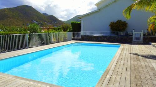 Bellevue Casa | Relaxation 100 m from Orient Bay