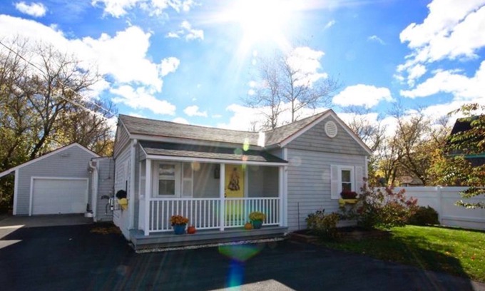 Rockland Casa | Relajado South End Rockland Bungalow, a 5 minutos a pie del centro