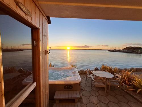Portaferry Casa | Relaxing cottage with spectacular view, Sauna and Spa Pool
