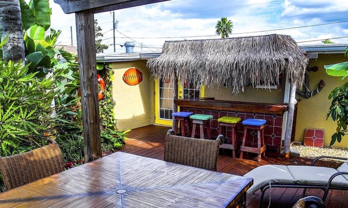 Hudson Beach Estates Casa | Relaxing Exceptional Waterfront Getaway with Boat Onsite