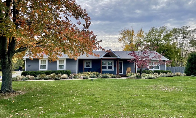 Westfield Casa | Relaxing family-friendly home in the country just 5 minutes from Grand Park.