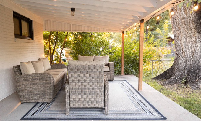 Southeast Casa | Relaxing Family Retreat - 4BR, King Bed, Fire Pit