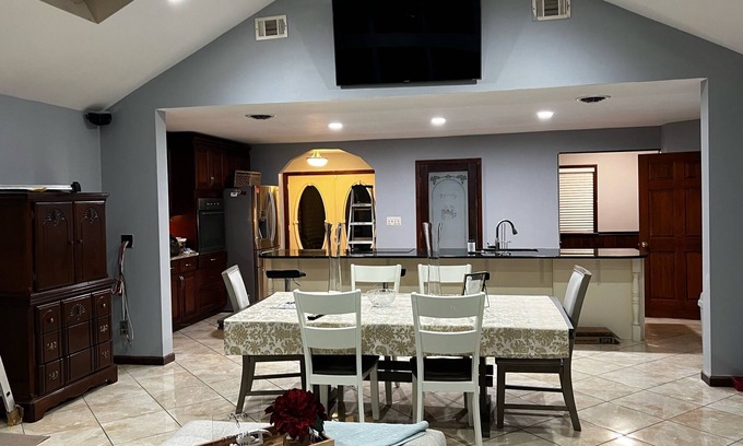 Egg Harbor City Casa | El Retiro Finca Agricola en el Jersey Shore, Bañera de hidromasaje, sauna, piscina y casa de la piscina.