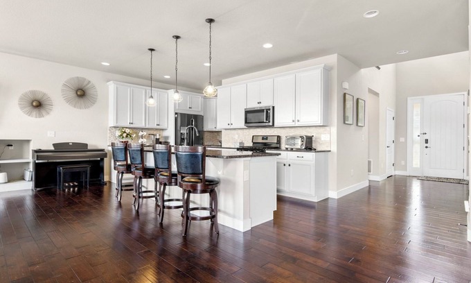 Arvada Casa | Relaxing Foothills Retreat in Gorgeous Modern Home