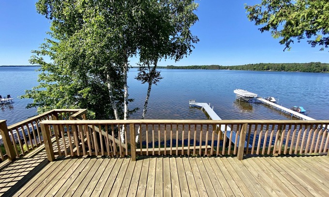 Crandon Casa | Retiro relajante Lake Front Con Spectaular Vistas del lago Metonga