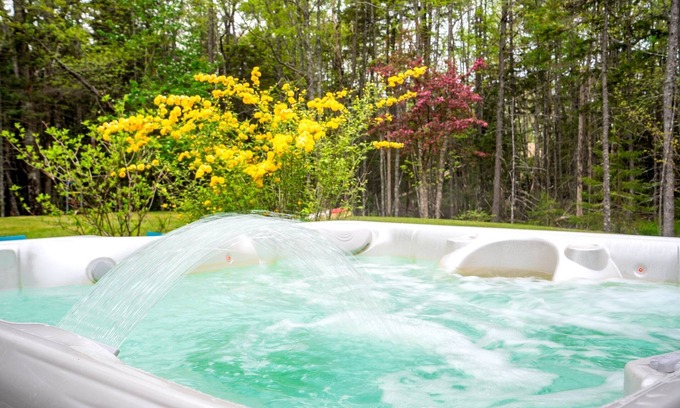Southwest Harbor Casa | Relaxing Retreats- Hot Tub- fireplace-a/c-W/D