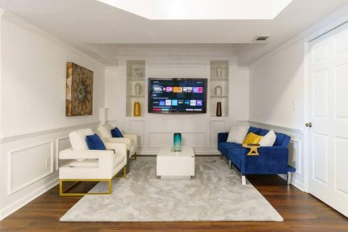 Lithonia Casa | Relaxing Retreat with 55-Inch TV and Lake Views