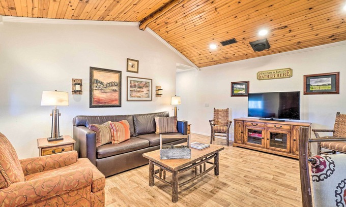 Harrison Casa | Relaxing Rural Harrison Home - 11 Mi to Town