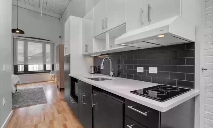 Downtown Hartford Apartamento | Relaxing Space Downtown - Close To Hospitals - Free Parking and Wifi