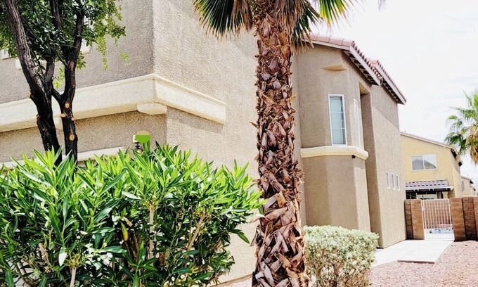 Whitney Casa | Relaxing Vegas Home Away From Strip