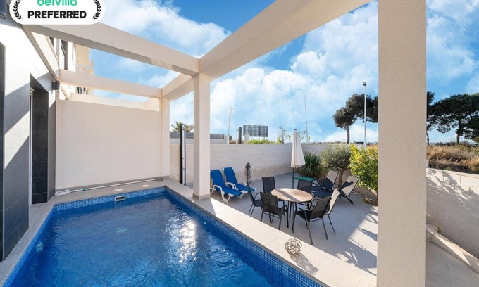 Puerto Marino Villa | Villa relajante cerca de Carabassi