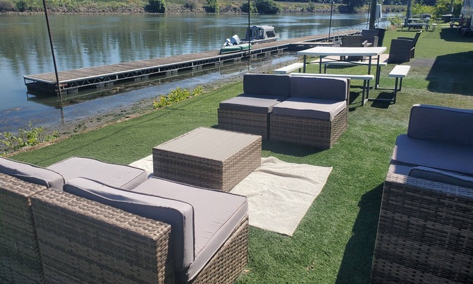 Walnut Grove Casa | Relaxing Waterfront RV along the Sacramento River