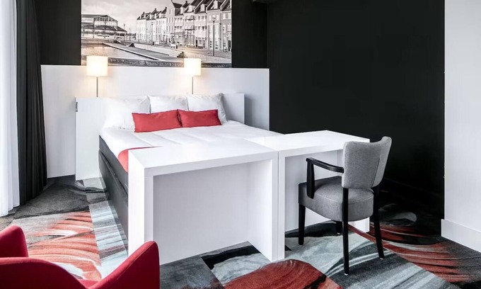 Municipality of Helmond Hotel | Relaxing Wellness Retreat with Swimming Pool, Lounge Area & Spacious Rooms