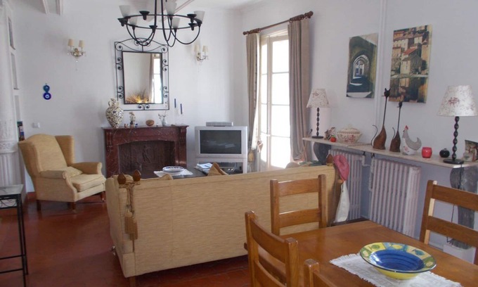 Magalas Apartamento | Remarkable Apartment in Magalas, Occitane, France