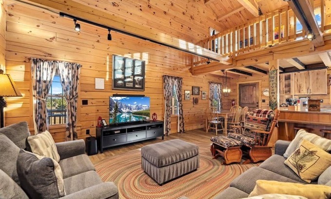 Carriage Hills Casa | Remmert`s Log Haven - Tranquil Mountain Getaway