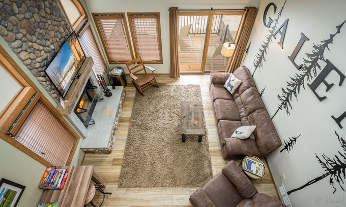 The Galena Territory Casa | REMODELED! 2B/2B, Deck off10th GOLF Green, Dog Friendly, Pool, WIFI, in Resort!