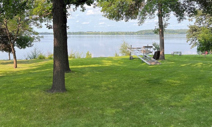 Barrett Casa | Remodeled 4-bedroom Lake house with WiFi and AC in Barrett, MN Sleeps 12!