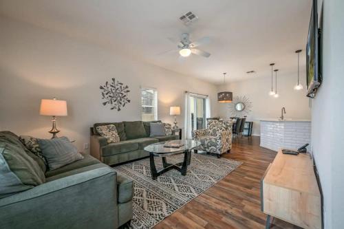 Bellavida Casa | Remodeled Gem - Comfort & Location