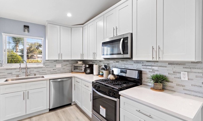 Moreno Valley Casa | *Remodeled Home* Field Air Museum-7 minutes away