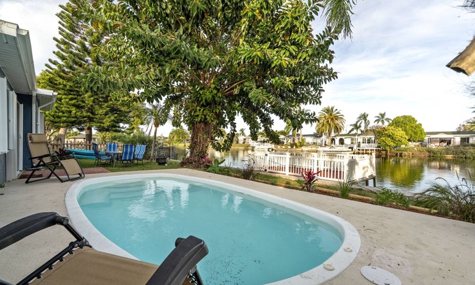 Tahitian Homes Casa | Remodeled Lake Front Pool Home! Sleeps 13! Bring dogs and kids!