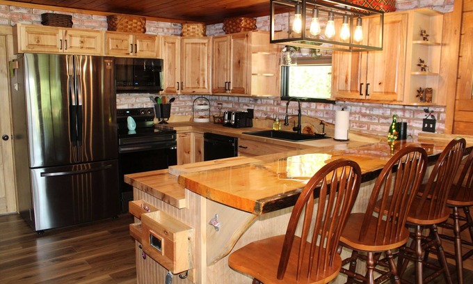 Standish Chalet De Esquí | Remodeled Maine Home with Watchic Lake Access
