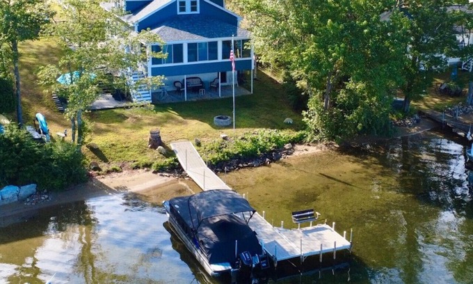 Lochmere Casa | Private Lakefront Winnisquam Home - Dock, Dogs, Kayaks, Fire Pit, Ample Parking