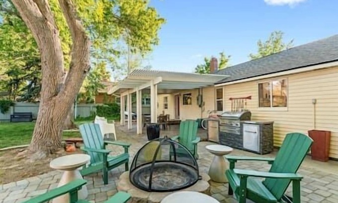 Old Southwest Casa | Reno Roost a welcoming private home with yard in Old SW Reno