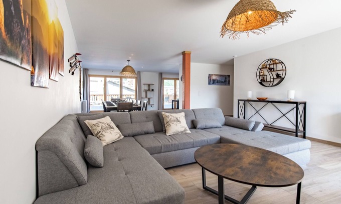 Saint-Jean-de-Maurienne Apartamento | Renovated apartment with terrace for 14 people