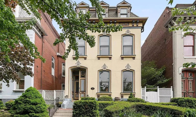 Lafayette Square Apartamento | Renovated 1 BR Apartment - Private - w/ View of Saint Louis Arch