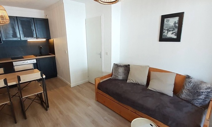 Valfrejus Apartamento | Renovated 2-Room Apartment for 4, Prime Location in Modane near Slopes and Shops