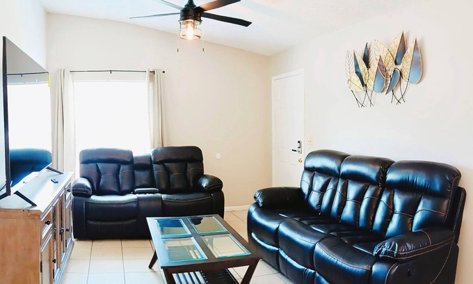 Lakeland Apartamento | Renovated 2BR 2Bath Apartment Cozy and Quiet