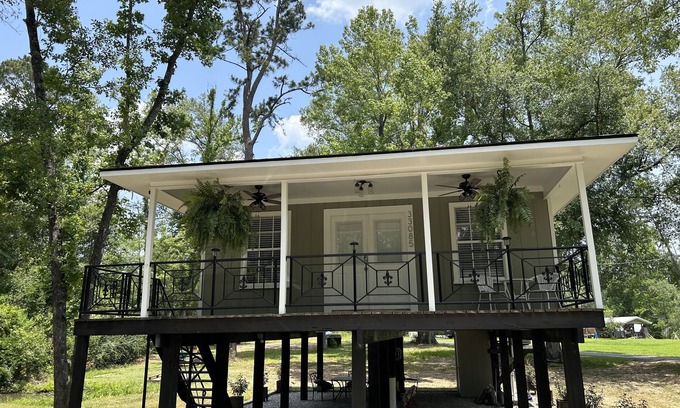 Springfield Casa | Renovated 2br in Springfield - close to Natalbany River