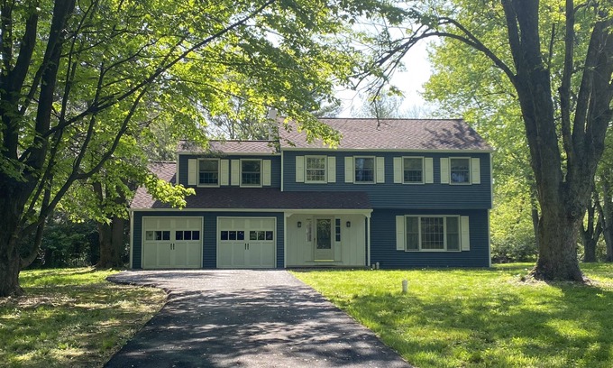 Downingtown Casa | Renovated 5 bedrooms. 6 beds. Great water pressure! New memory foam beds!